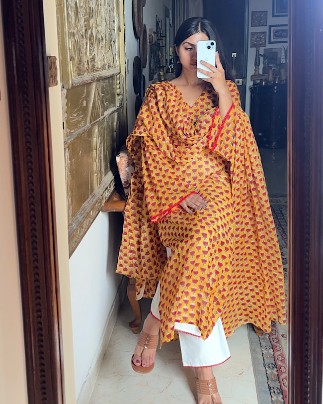 Oversized kameez set for layering under an abaya