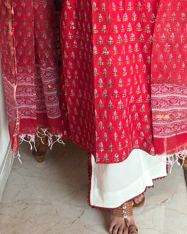 Laal Gulab Kameez Set