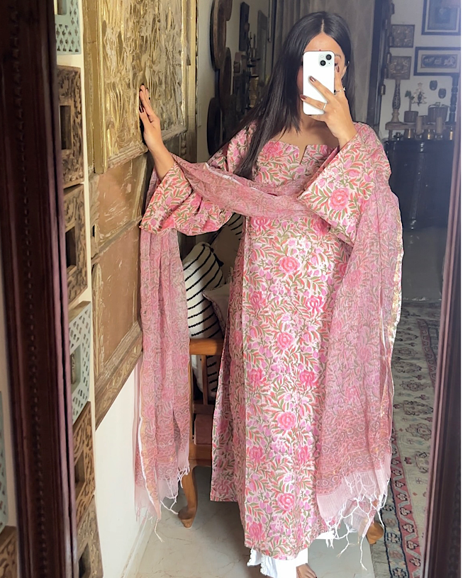 Gulab Kameez Set