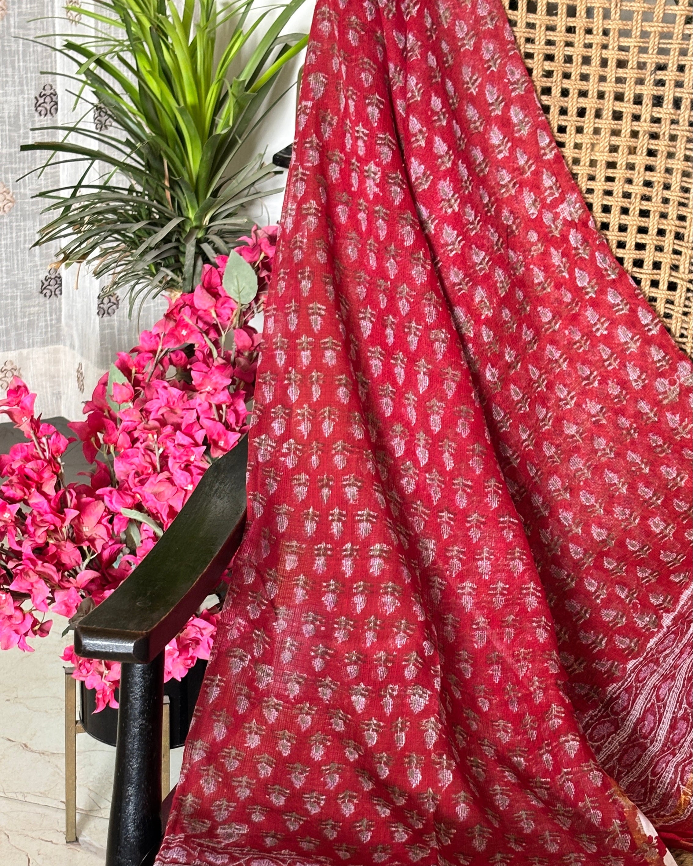 Laal Gulab Dupatta