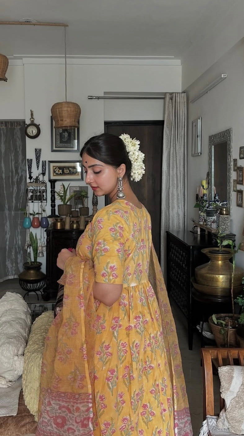 swarna in yellow