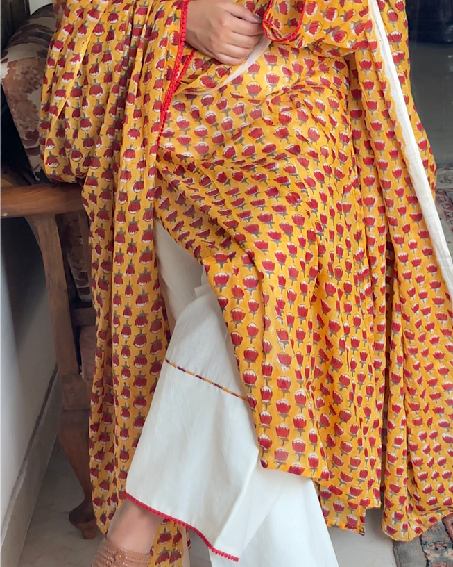 Laal Kamal Kameez Set