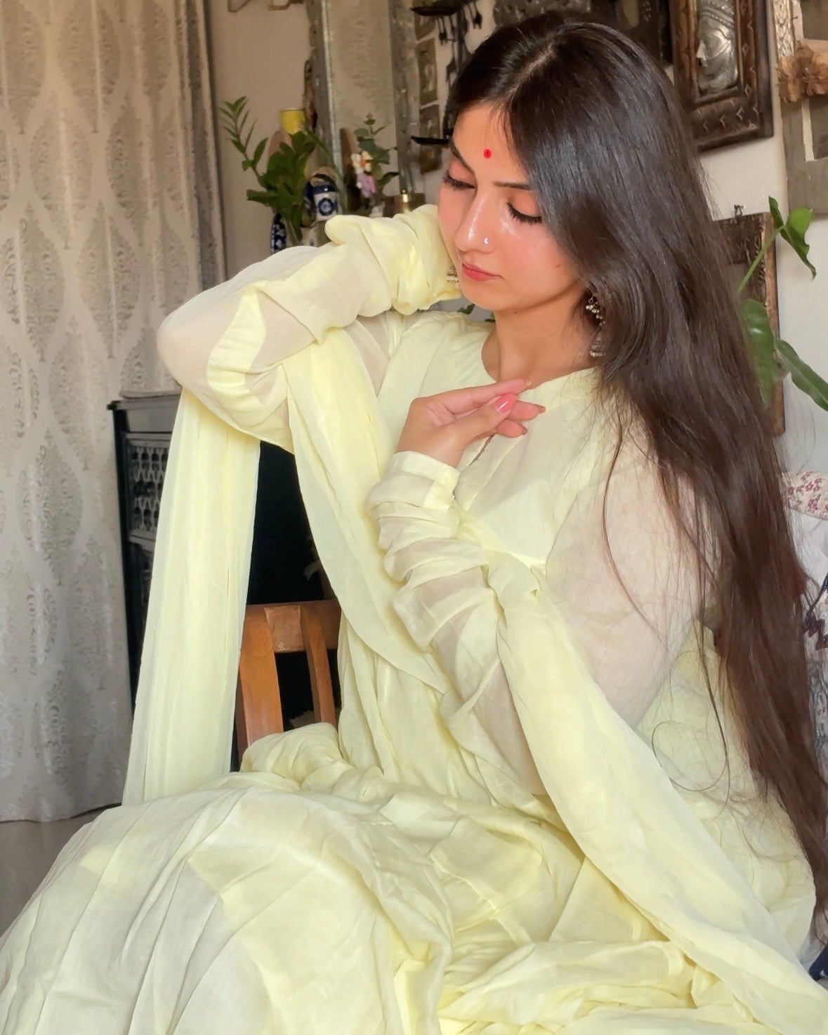 Tyred Shwet Anarkali