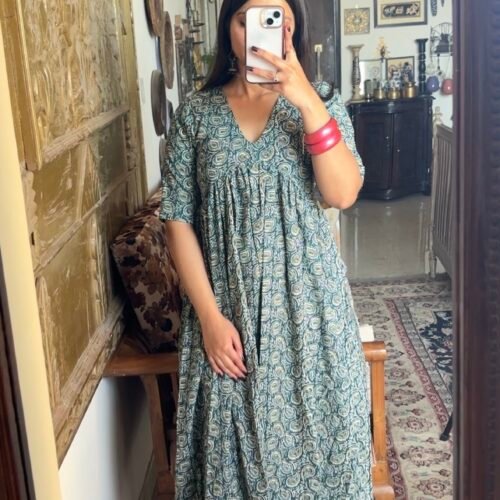 Keri Daftar kameez